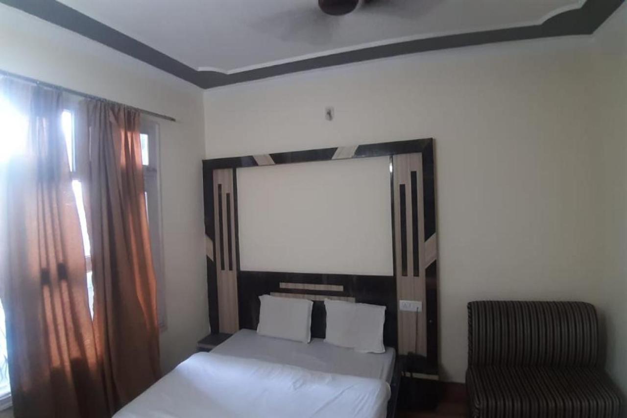 Oyo 81211 Hotel Janta Katra (Jammu and Kashmir) Exterior foto
