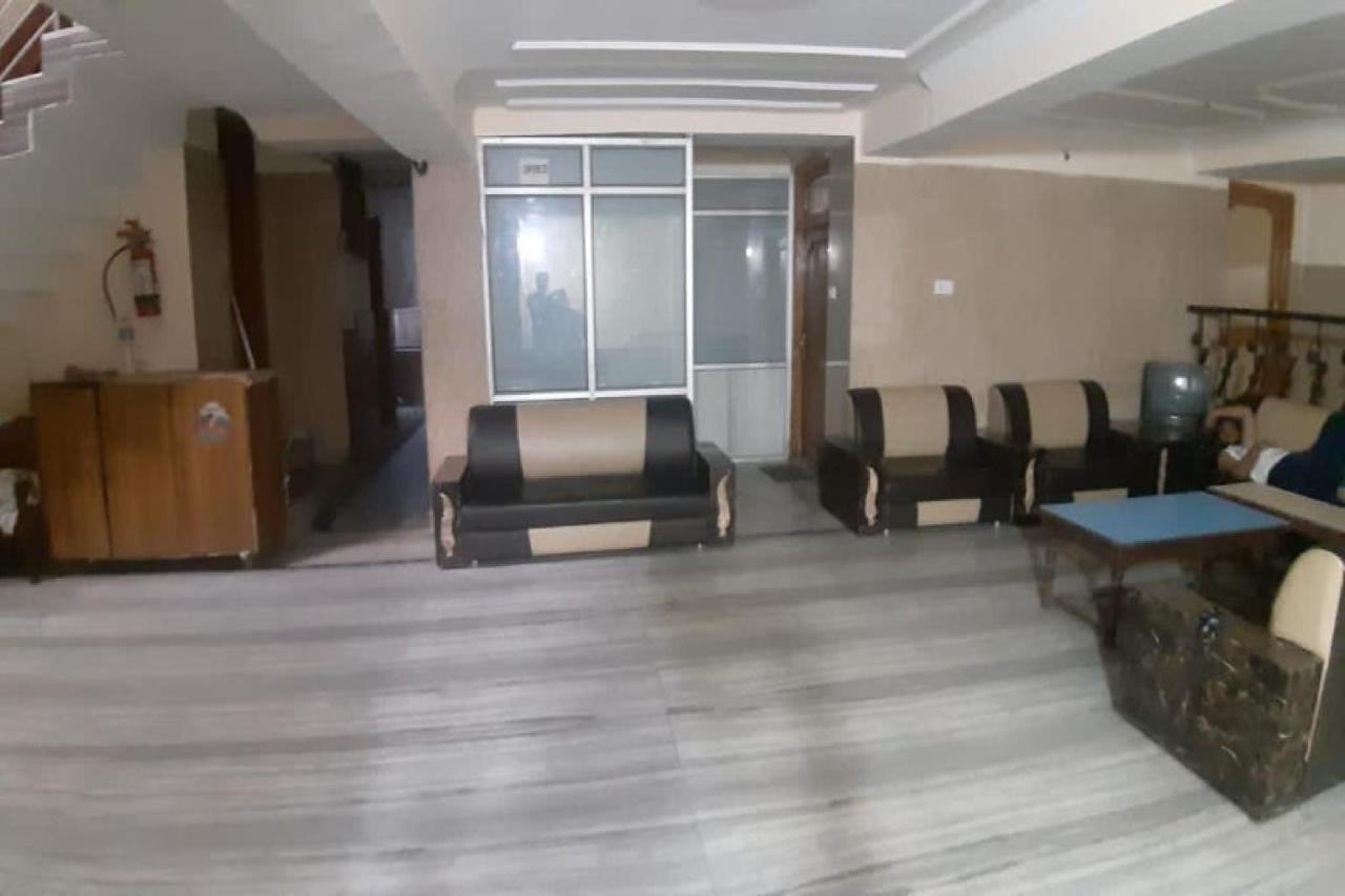 Oyo 81211 Hotel Janta Katra (Jammu and Kashmir) Exterior foto